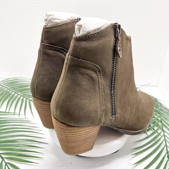 Diba Women's Taupe Sequoia Suede Leather Block Heel Ankle Booties Size 8.5 NWOB - Picture 4 of 11